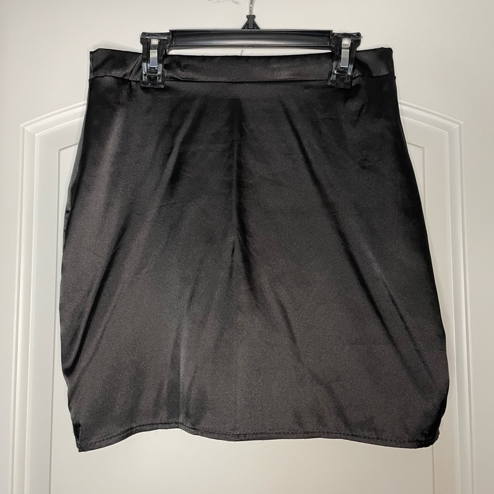 Black satin skirt from PrettyLittleThing. Size US 6. Great condition.